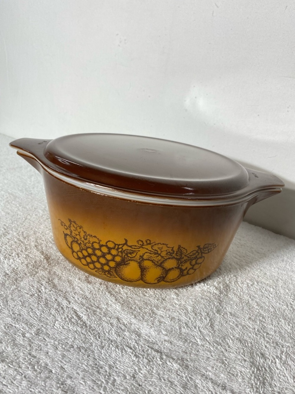 Vintage PYREX Old Orchard Large Round Casserole Dish W Matching Lid #475 2.5Qt